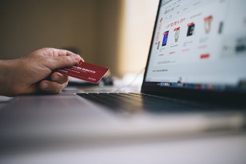 wholesalers selling retail in an online store